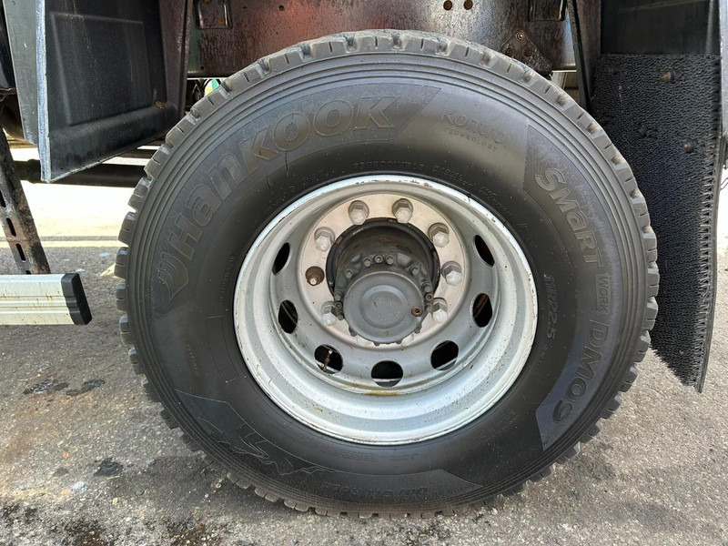 Truck Renault MIDLUM 280dxi 4x4 18m SKYLIFT / HUBARBEITSBÜHNE - COMILEV 180 TP - NACELLE / HOOGWERKER - 182.000km - MANUAL - GOOD CONDITION: picture 16 Truck Renault MIDLUM 280dxi 4x4 18m SKYLIFT / HUBARBEITSBÜHNE - COMILEV 180 TP - NACELLE / HOOGWERKER - 182.000km - MANUAL - GOOD CONDITION: picture 16