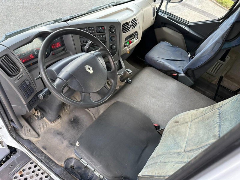 Truck Renault MIDLUM 280dxi 4x4 18m SKYLIFT / HUBARBEITSBÜHNE - COMILEV 180 TP - NACELLE / HOOGWERKER - 182.000km - MANUAL - GOOD CONDITION: picture 11 Truck Renault MIDLUM 280dxi 4x4 18m SKYLIFT / HUBARBEITSBÜHNE - COMILEV 180 TP - NACELLE / HOOGWERKER - 182.000km - MANUAL - GOOD CONDITION: picture 11