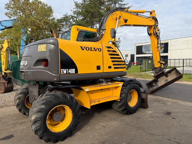 Volvo EW 140 B *FULL HYDR* - BLADE - 10.485h - TILT BUCKET -  CE - NL MACHINE - GOOD CONDITION - Wheel excavator: picture 3 Volvo EW 140 B *FULL HYDR* - BLADE - 10.485h - TILT BUCKET -  CE - NL MACHINE - GOOD CONDITION - Wheel excavator: picture 3