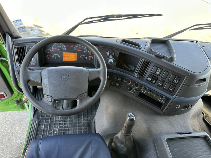 Cab chassis truck Volvo FM 340 8x2 CHASSIS (7m35) - LIFT+STEERING AXLE - MANUAL GEARBOX - EURO 3 - TÜV 05/2025 - BE TRUCK: picture 11