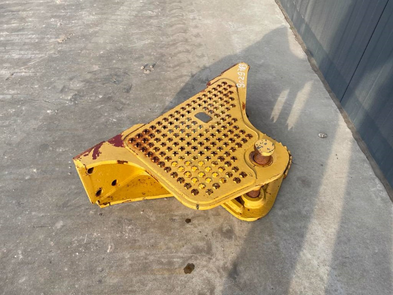 Cat D6K Zugtraverse - Attachment for Construction machinery: picture 2 Cat D6K Zugtraverse - Attachment for Construction machinery: picture 2