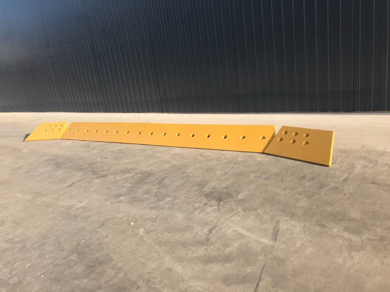 Cat D6T - Attachment for Construction machinery: picture 2 Cat D6T - Attachment for Construction machinery: picture 2