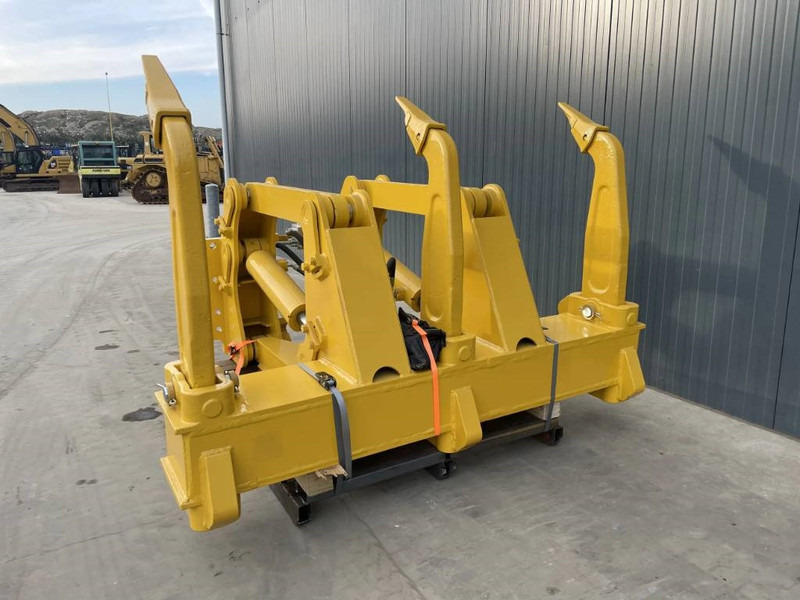 Komatsu D85 - Attachment for Construction machinery: picture 3 Komatsu D85 - Attachment for Construction machinery: picture 3