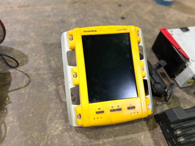 Leica Novatron MNS1250 GG GPS - Attachment for Construction machinery: picture 5 Leica Novatron MNS1250 GG GPS - Attachment for Construction machinery: picture 5