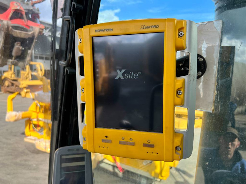 Leica Novatron MNS1250 GG GPS - Attachment for Construction machinery: picture 1 Leica Novatron MNS1250 GG GPS - Attachment for Construction machinery: picture 1