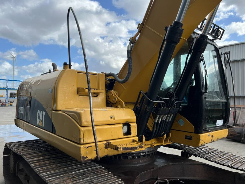 Crawler excavator Cat 320D L: picture 10