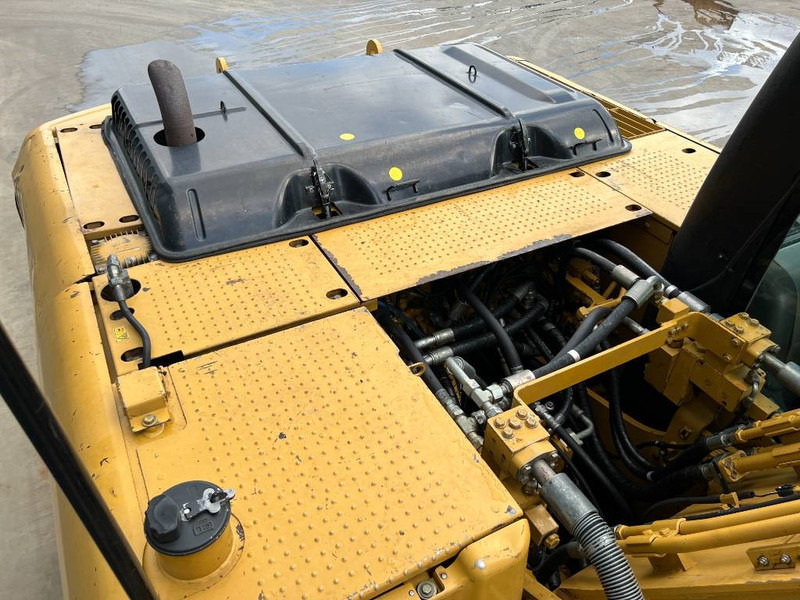 Crawler excavator Cat 320D L: picture 18
