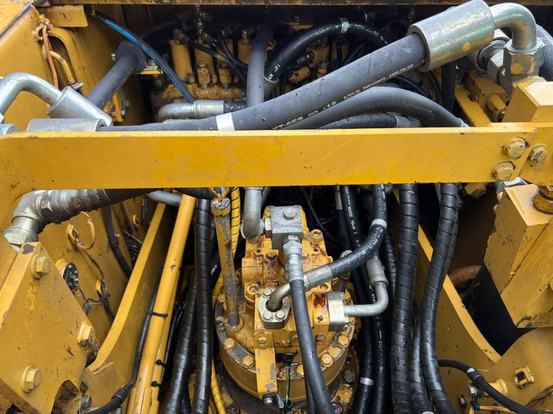 Crawler excavator Cat 320D L: picture 19