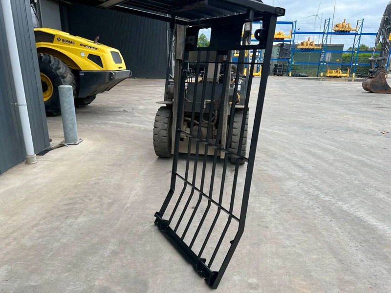 Cat 330D Guard - Cab and interior for Construction machinery: picture 3 Cat 330D Guard - Cab and interior for Construction machinery: picture 3