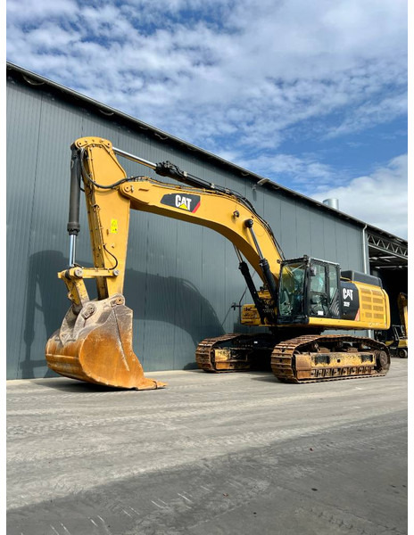 Cat 352F - Crawler excavator: picture 1 Cat 352F - Crawler excavator: picture 1