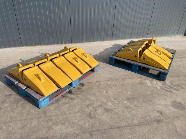 Cat 365 / 374 / 385 /390 Tips - Bucket for Construction machinery: picture 1 Cat 365 / 374 / 385 /390 Tips - Bucket for Construction machinery: picture 1