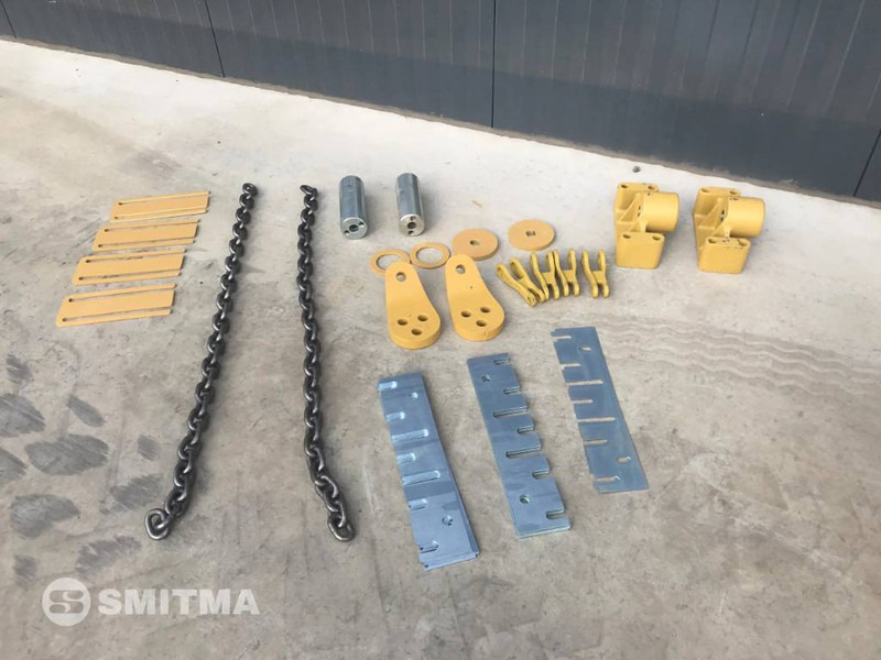 Cat 740B - Tail lift for Construction machinery: picture 3 Cat 740B - Tail lift for Construction machinery: picture 3