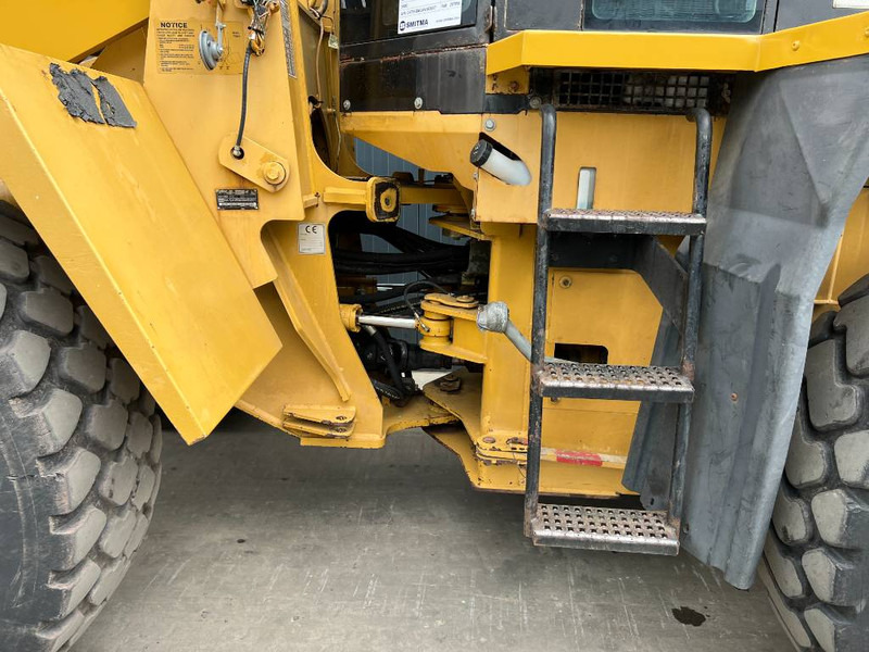 Wheel loader Cat 938G: picture 8