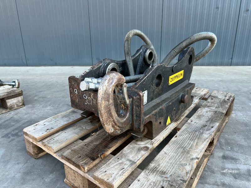 OilQuick OQ65 - 311F / 313F / 315F - Quick coupler for Construction machinery: picture 1 OilQuick OQ65 - 311F / 313F / 315F - Quick coupler for Construction machinery: picture 1