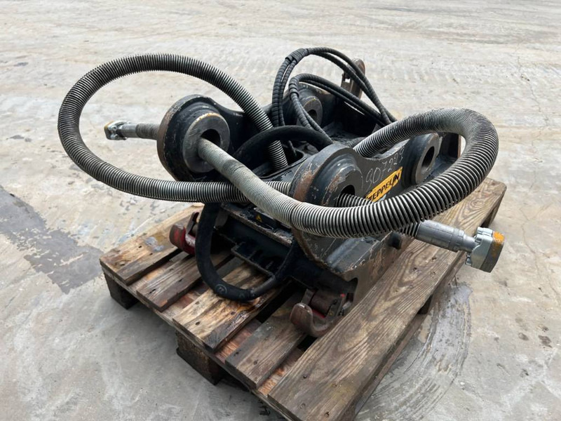 OilQuick OQ70/55 - 320E / 325F - Quick coupler for Construction machinery: picture 5 OilQuick OQ70/55 - 320E / 325F - Quick coupler for Construction machinery: picture 5