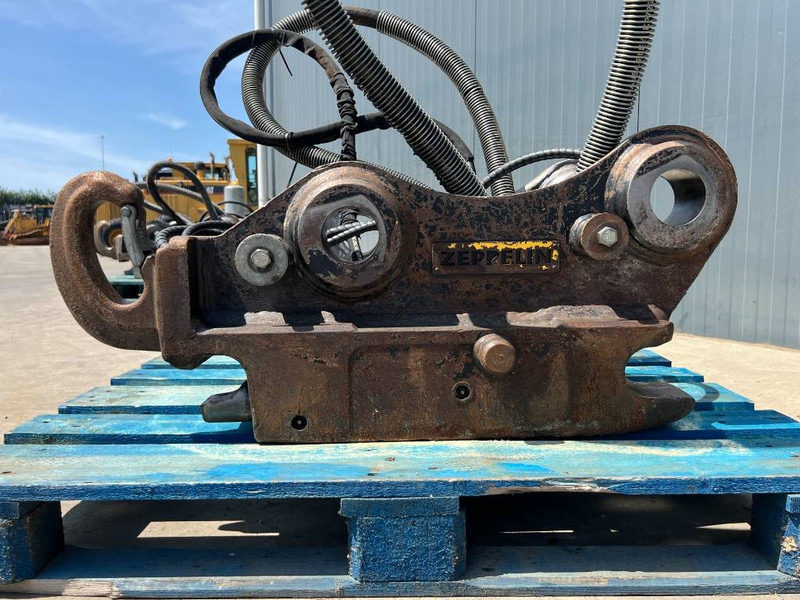 Quick coupler for Construction machinery OilQuick OQ70/55 - 323E: picture 8