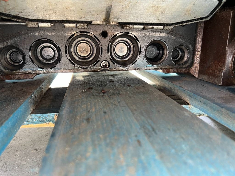 Quick coupler for Construction machinery OilQuick OQ70/55 - 323E: picture 16