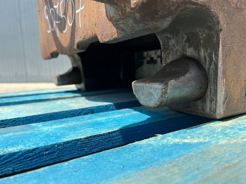 Quick coupler for Construction machinery OilQuick OQ70/55 323E: picture 11