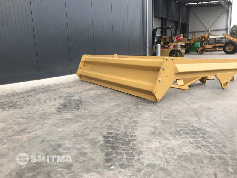 Volvo A30F - Tail lift for Construction machinery: picture 3 Volvo A30F - Tail lift for Construction machinery: picture 3