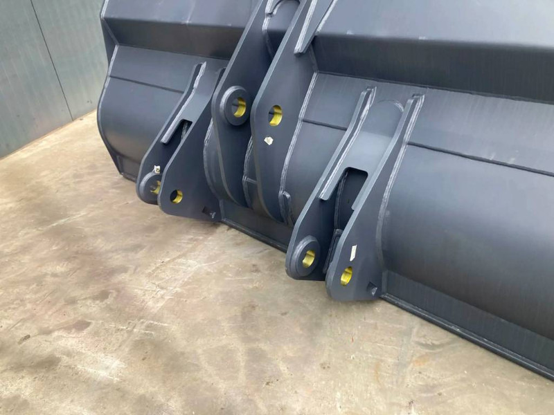 Volvo L 120 F - Bucket for Construction machinery: picture 4 Volvo L 120 F - Bucket for Construction machinery: picture 4