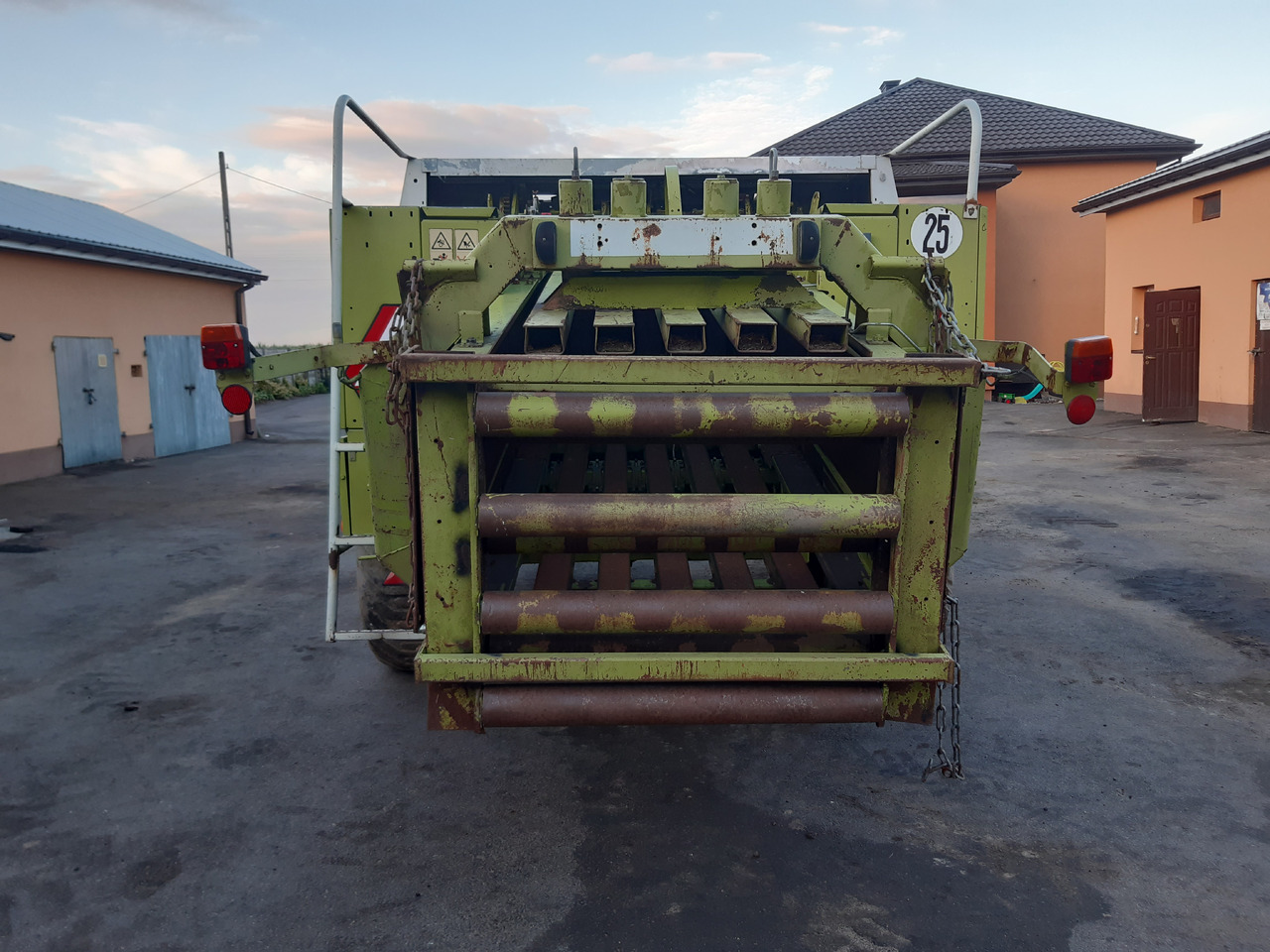 Claas Quadrant 1200 N - Square baler: picture 3 Claas Quadrant 1200 N - Square baler: picture 3