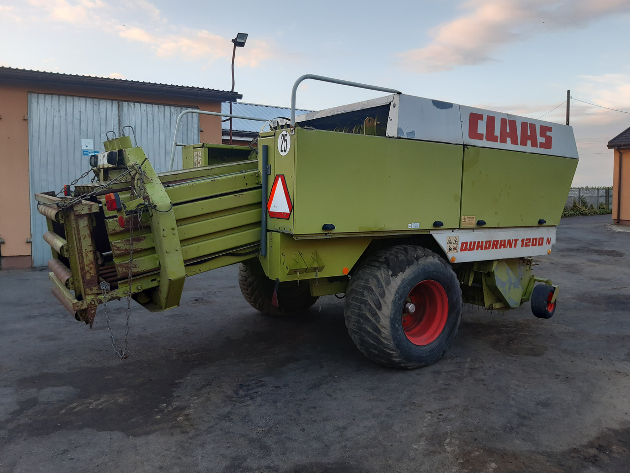 Claas Quadrant 1200 N - Square baler: picture 5 Claas Quadrant 1200 N - Square baler: picture 5