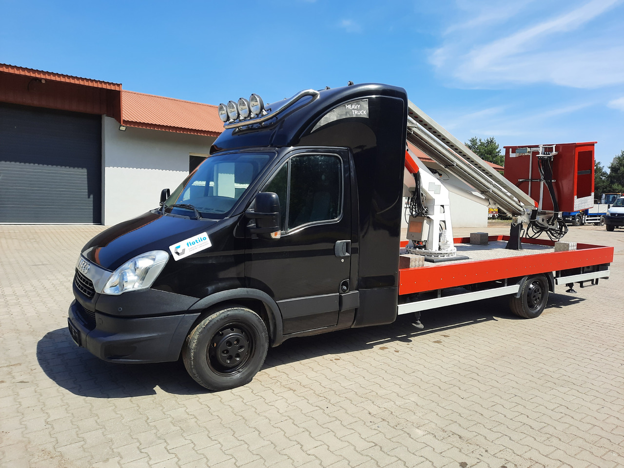 Iveco DAILY 35S11 podnośnik koszowy - Dropside/ Flatbed trailer: picture 4 Iveco DAILY 35S11 podnośnik koszowy - Dropside/ Flatbed trailer: picture 4