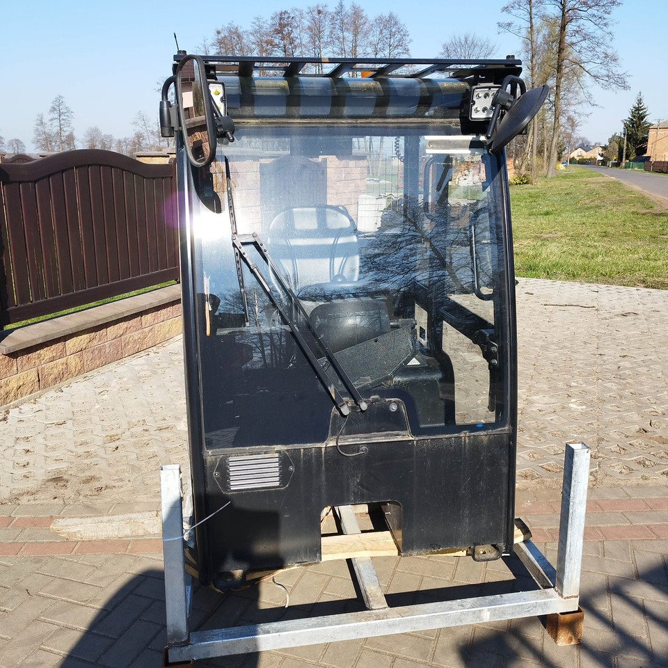 JCB 403 - Cab for Construction machinery: picture 2 JCB 403 - Cab for Construction machinery: picture 2