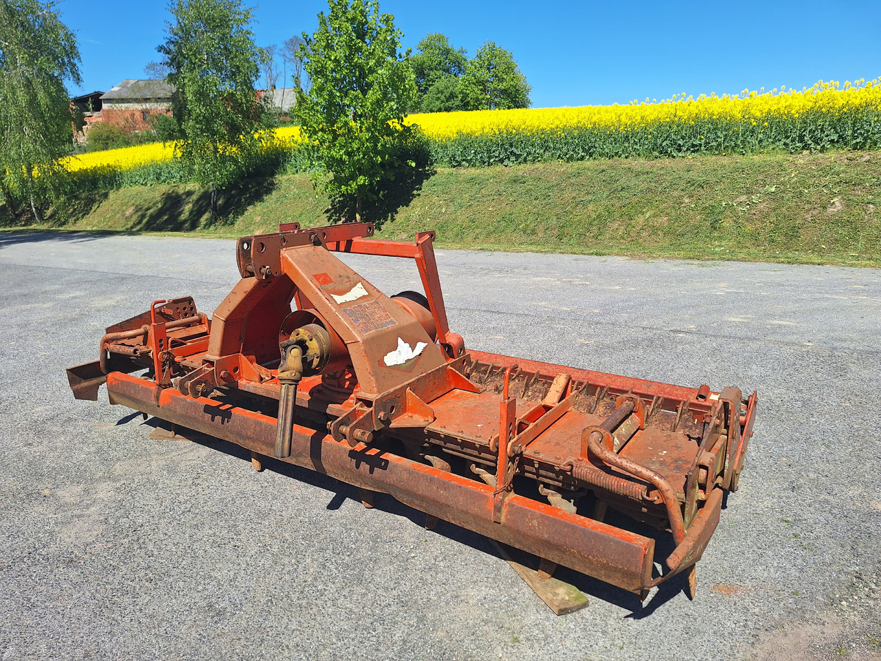 KUHN HR3001D - Harrow: picture 2 KUHN HR3001D - Harrow: picture 2