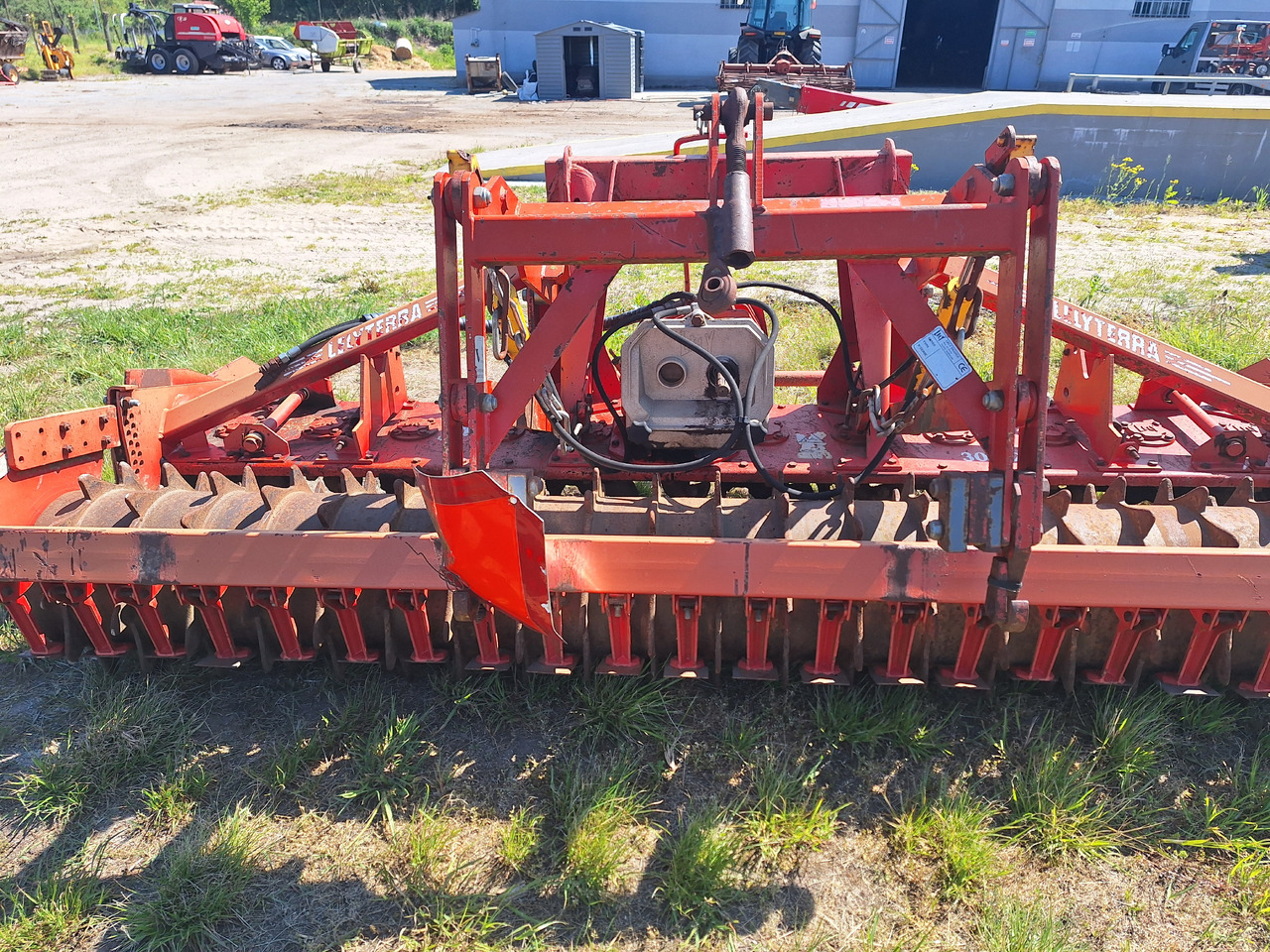 LELY FRANCE AH523 - Harrow: picture 4 LELY FRANCE AH523 - Harrow: picture 4