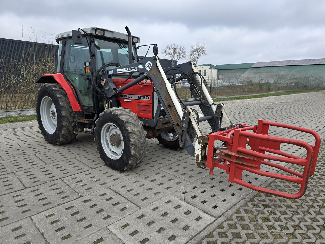 MASSEY-FERGUSON 6120 - Farm tractor: picture 2 MASSEY-FERGUSON 6120 - Farm tractor: picture 2