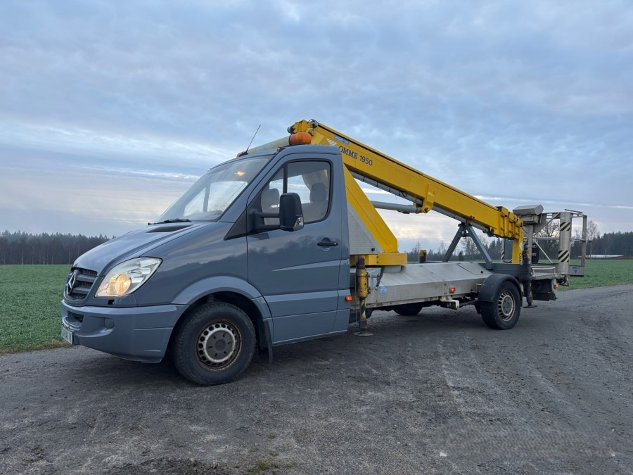 Mercedes Benz Sprinter - Truck mounted aerial platform: picture 3 Mercedes Benz Sprinter - Truck mounted aerial platform: picture 3