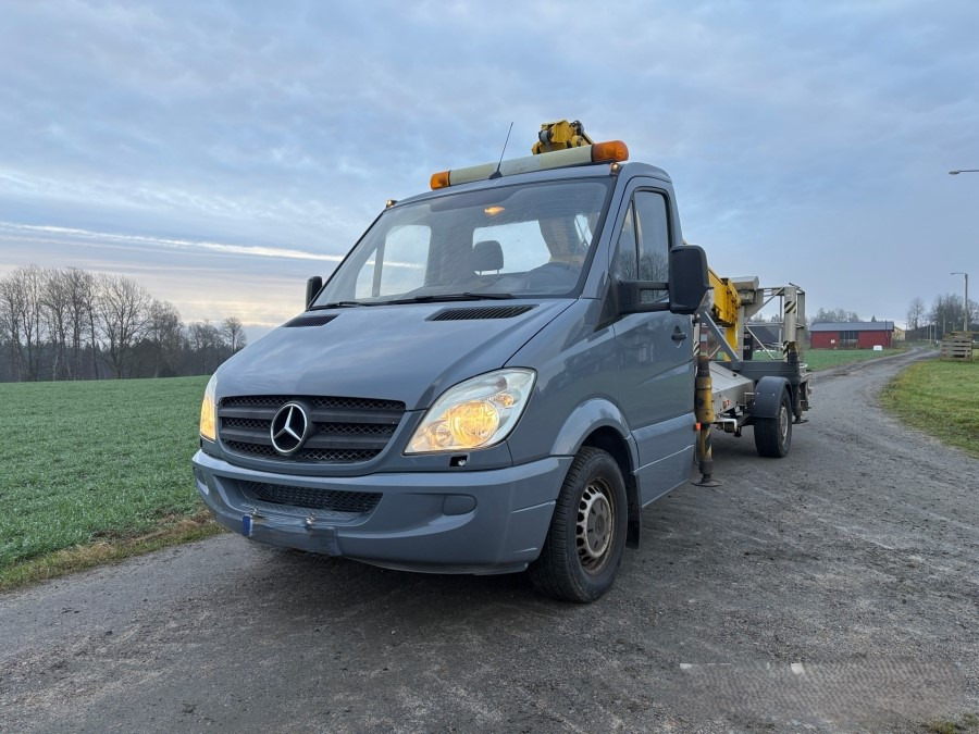 Mercedes Benz Sprinter - Truck mounted aerial platform: picture 4 Mercedes Benz Sprinter - Truck mounted aerial platform: picture 4