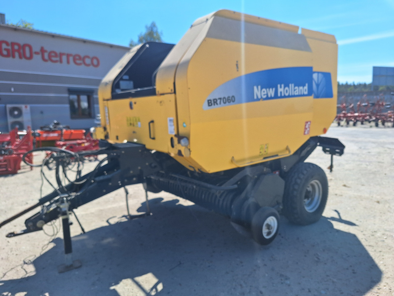 NEW HOLLAND BR7060 - Round baler: picture 5 NEW HOLLAND BR7060 - Round baler: picture 5