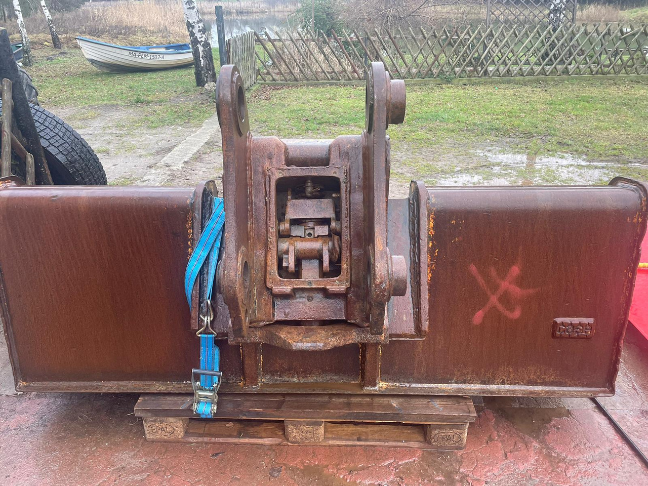 - Excavator bucket: picture 2 - Excavator bucket: picture 2