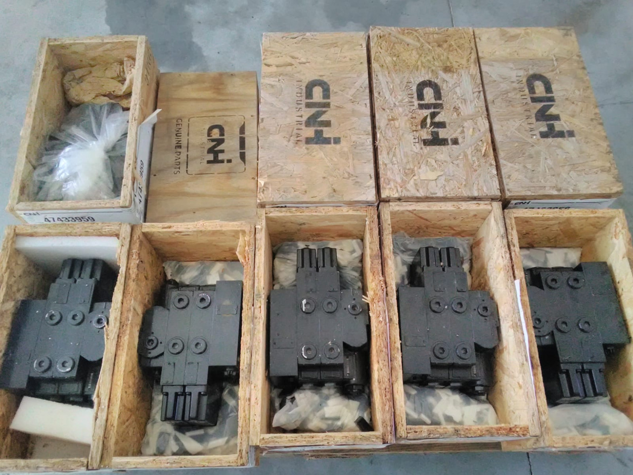 CNH 47433959 - Spare parts for Agricultural machinery: picture 1 CNH 47433959 - Spare parts for Agricultural machinery: picture 1