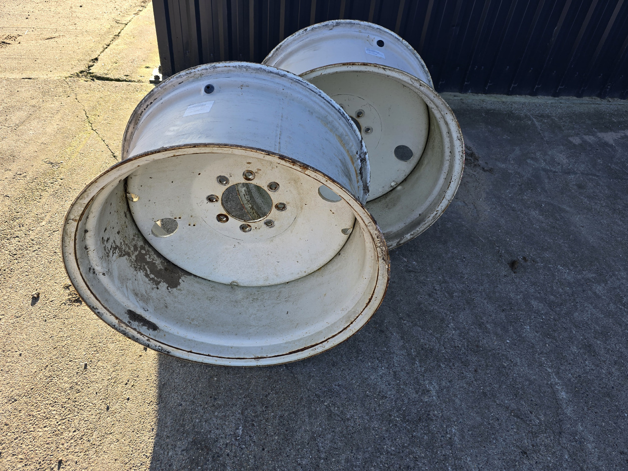 Titan W15LX28, piasta 150 mm - Wheel and tire package for Agricultural machinery: picture 4 Titan W15LX28, piasta 150 mm - Wheel and tire package for Agricultural machinery: picture 4