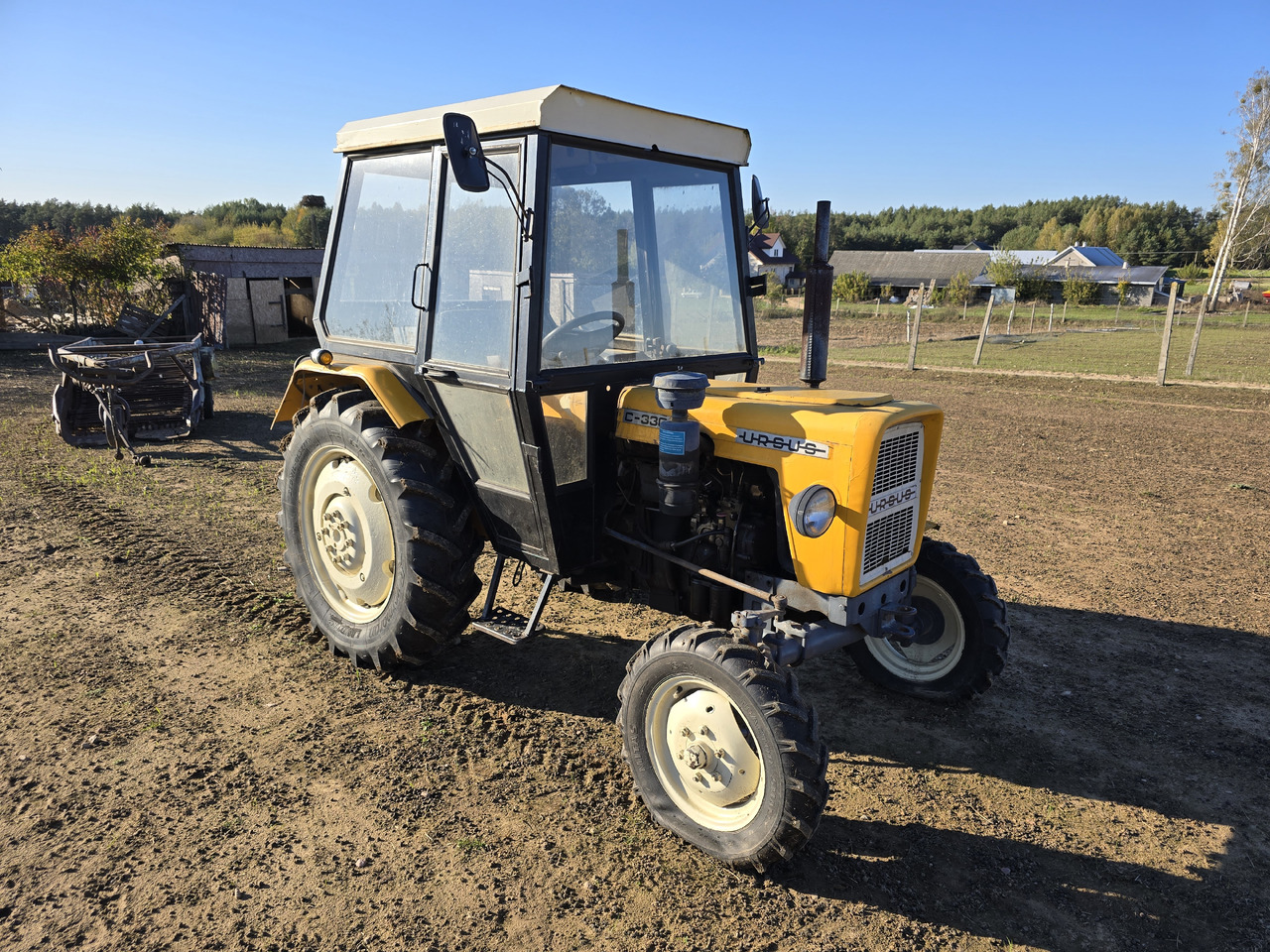 Farm tractor Ursus C-330: picture 1