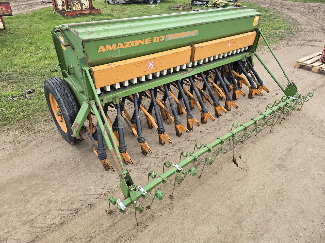 Amazone D7 SUPER-S Typ 30 - Sowing equipment: picture 4 Amazone D7 SUPER-S Typ 30 - Sowing equipment: picture 4