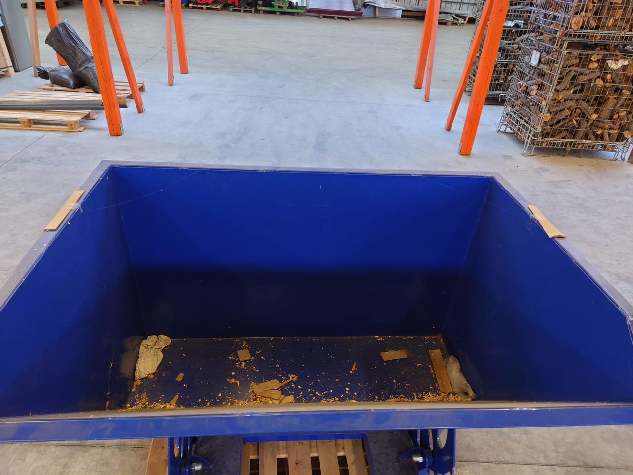 Inna 1,5 m3 - Diesel forklift: picture 4 Inna 1,5 m3 - Diesel forklift: picture 4