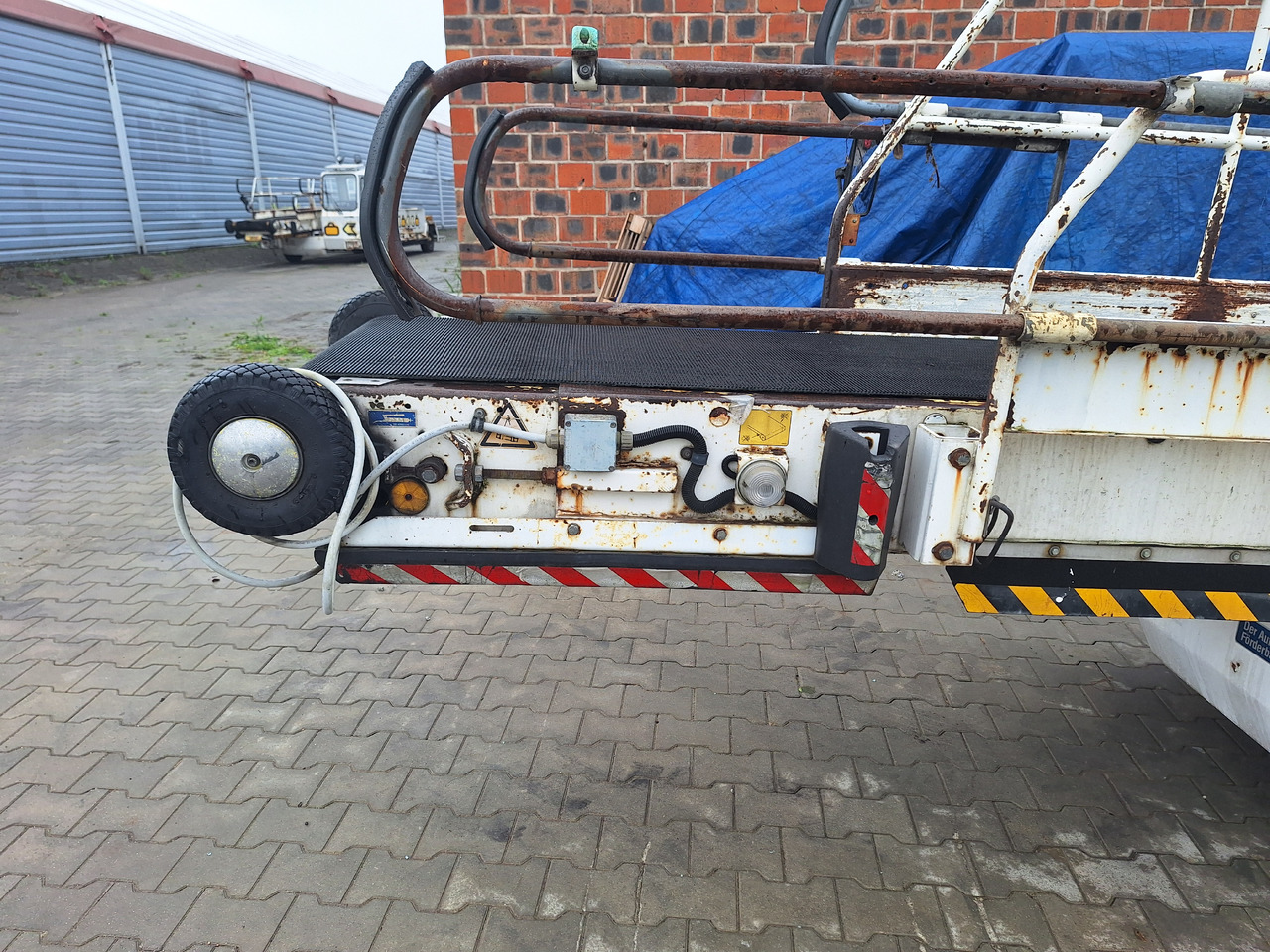 Inna MEF9 - Belt loader: picture 4 Inna MEF9 - Belt loader: picture 4