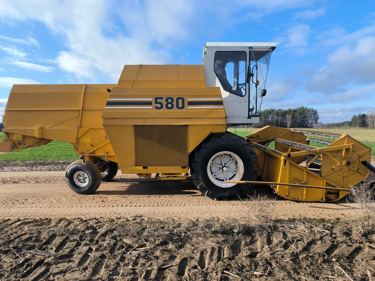 Sampo Rosenlew 580 - Combine harvester: picture 3 Sampo Rosenlew 580 - Combine harvester: picture 3