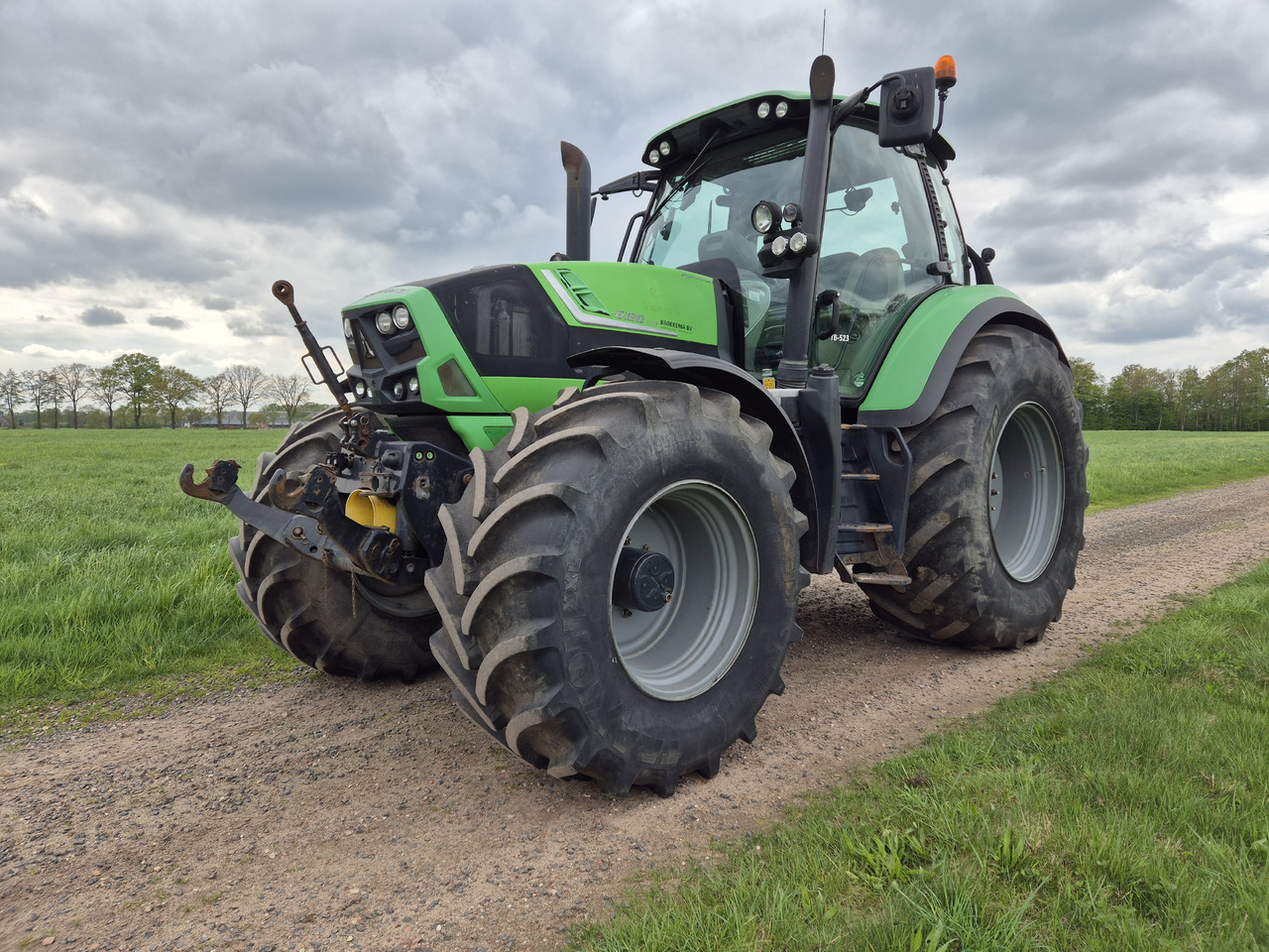 Deutz Fahr 6180 TTV met Front Hef / PTO - Farm tractor: picture 1 Deutz Fahr 6180 TTV met Front Hef / PTO - Farm tractor: picture 1