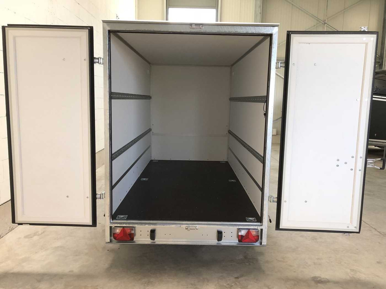 BLYSS F1330HD Kofferanhänger - Closed box trailer: picture 2 BLYSS F1330HD Kofferanhänger - Closed box trailer: picture 2