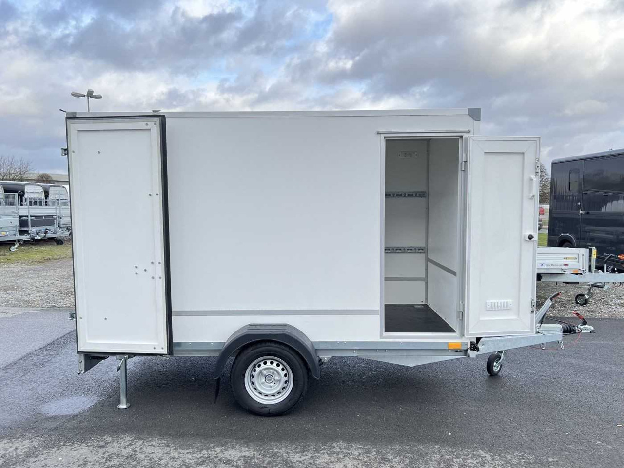 New Closed box trailer BLYSS F1330HD Seitentür Kofferanhänger: picture 1