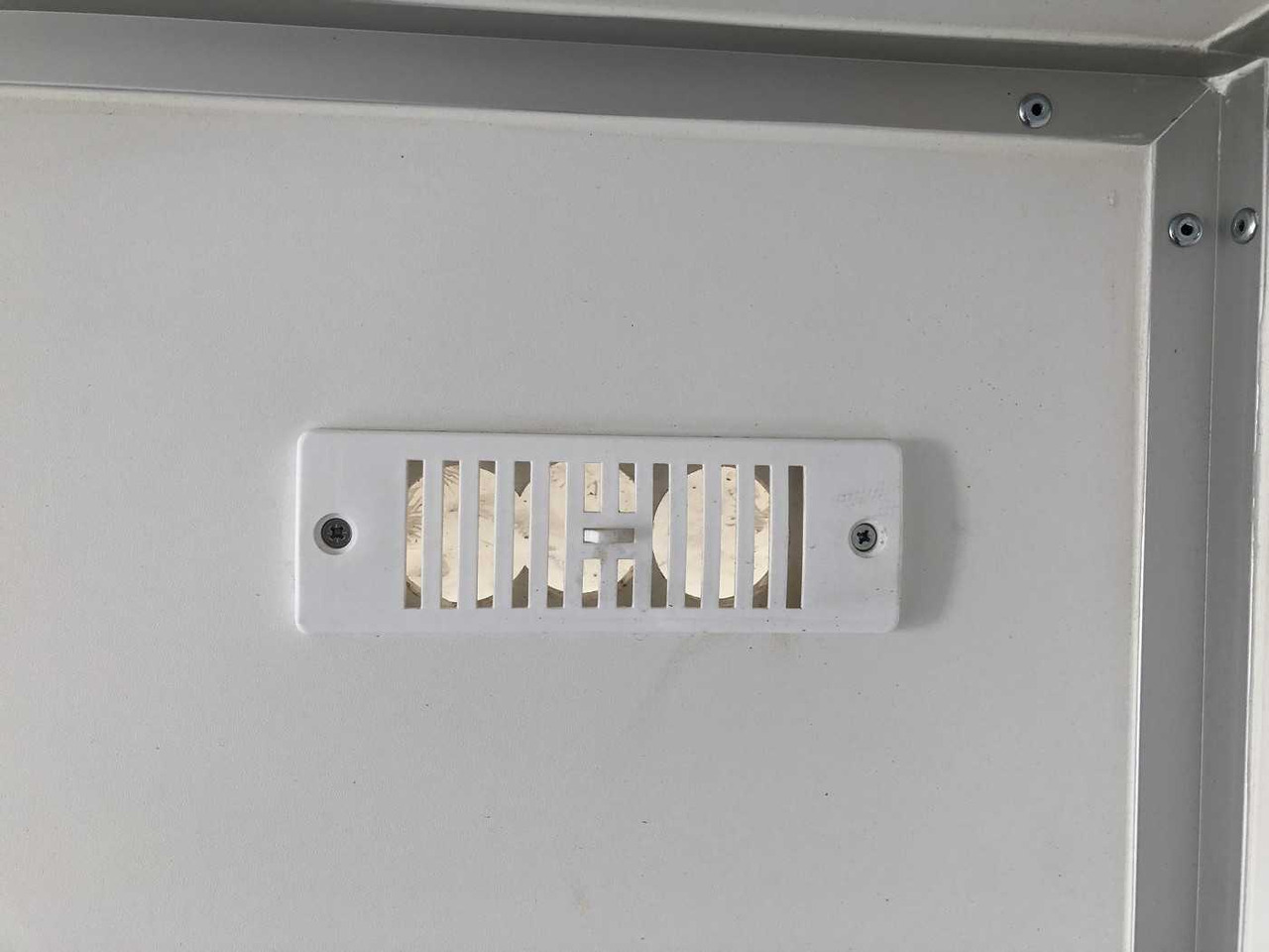 New Closed box trailer BLYSS F2030HTD Seitentür Kofferanhänger: picture 20