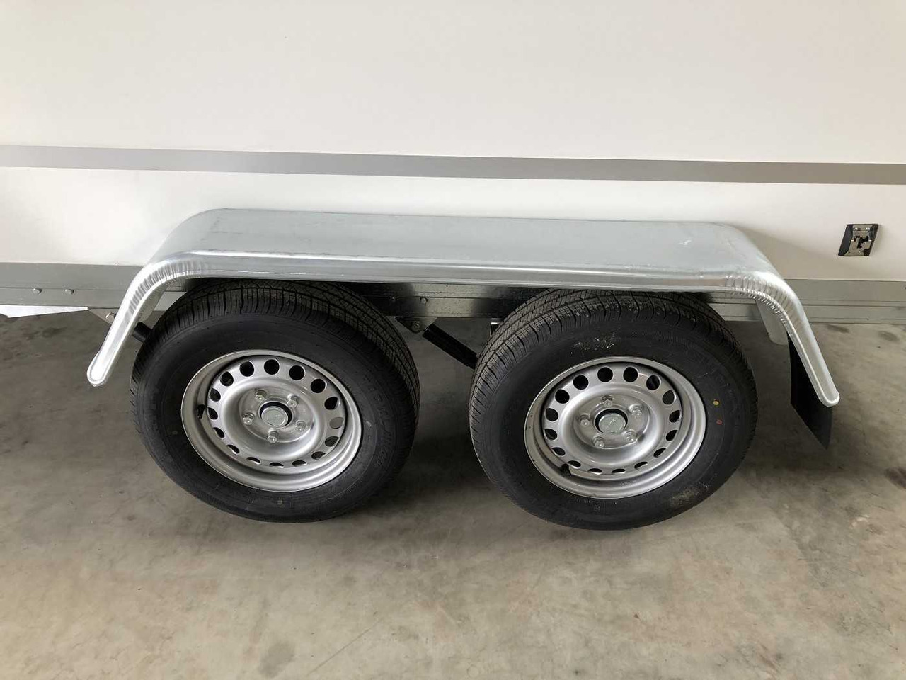 New Closed box trailer BLYSS F2730HTD Kofferanhänger: picture 13