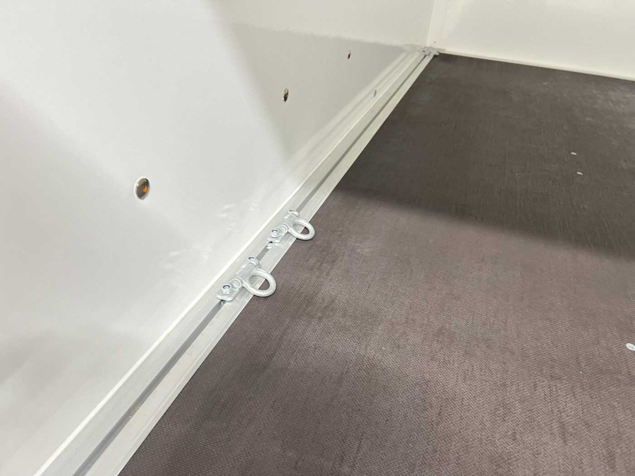 BLYSS FS2730/180HTL Kofferanhänger - Closed box trailer: picture 5 BLYSS FS2730/180HTL Kofferanhänger - Closed box trailer: picture 5