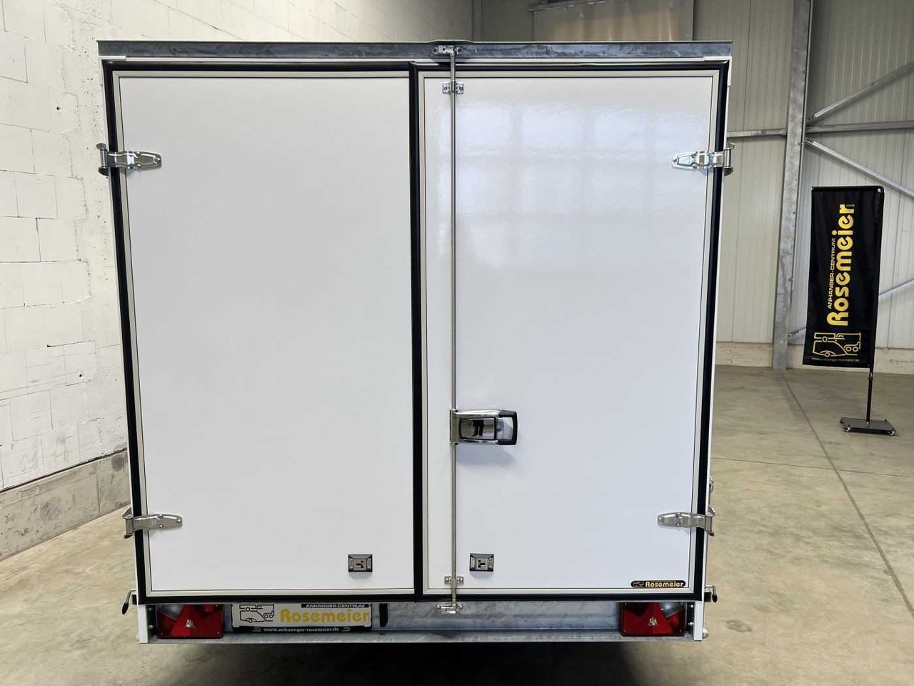 BLYSS FS2740/180HTL Kofferanhänger - Closed box trailer: picture 3 BLYSS FS2740/180HTL Kofferanhänger - Closed box trailer: picture 3