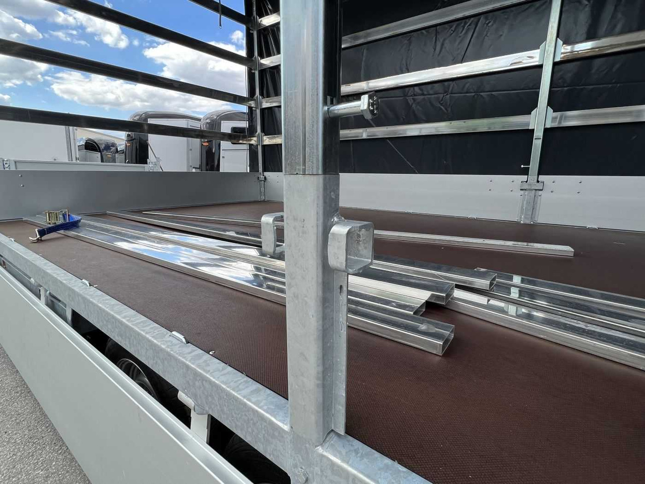 New Curtainsider trailer HULCO Medax-3 3500 Plane Hochlader: picture 12
